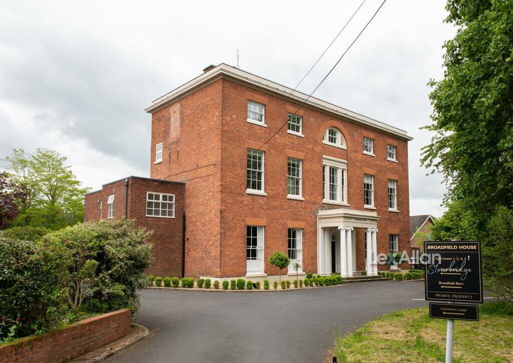 2 bedroom apartment for sale in Compton Drive, Kingswinford, DY6