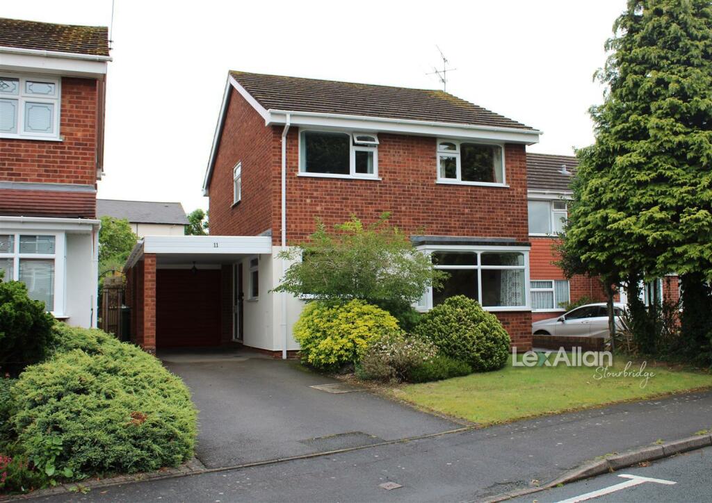 4 bedroom detached house for sale in Ibstock Drive, Stourbridge, DY8