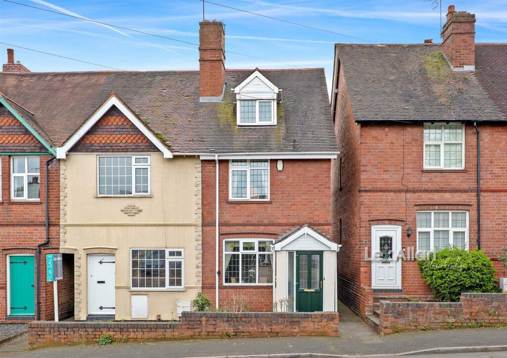 2 bedroom end of terrace house for sale in Vicarage Road, Wollaston