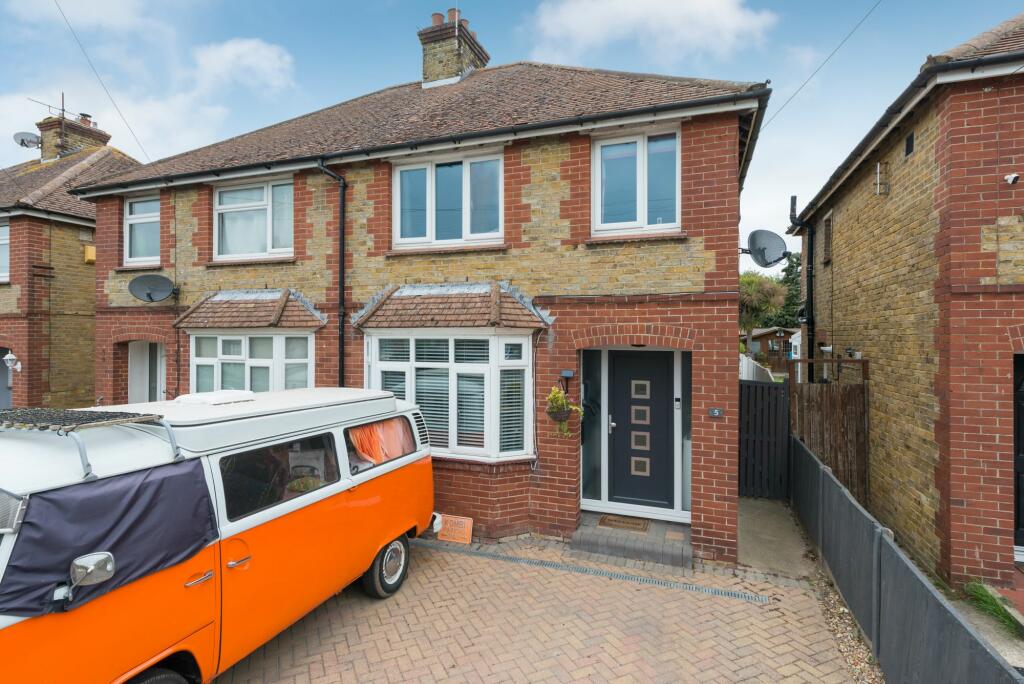 3 bedroom semidetached house for sale in Augustine Road, Minster, CT12