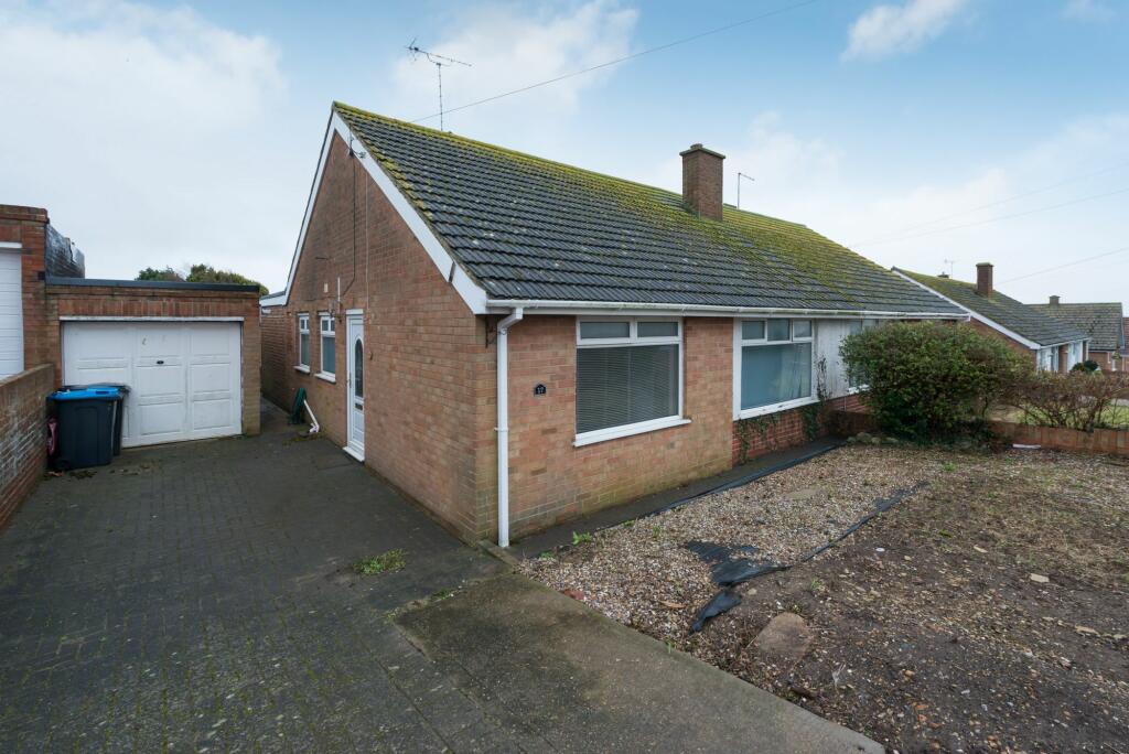 2 bedroom semidetached bungalow for sale in Thirlmere Avenue, Ramsgate