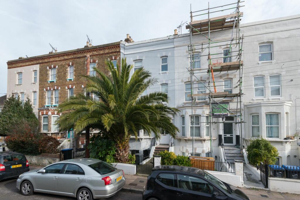 4 bedroom terraced house for sale in Crescent Road, Ramsgate, CT11