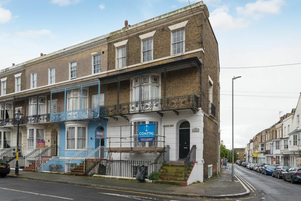 2 bedroom flat for sale in Augusta Road, Ramsgate, CT11