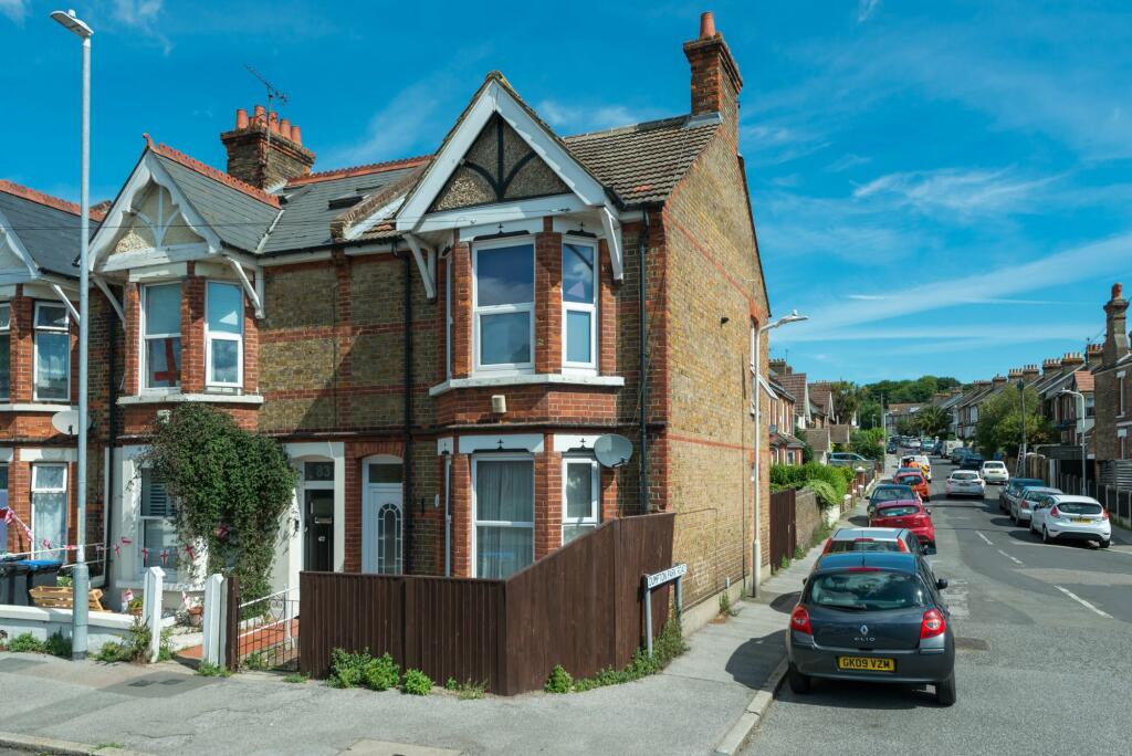 3 bedroom end of terrace house for sale in St. Lukes Avenue, Ramsgate, CT11