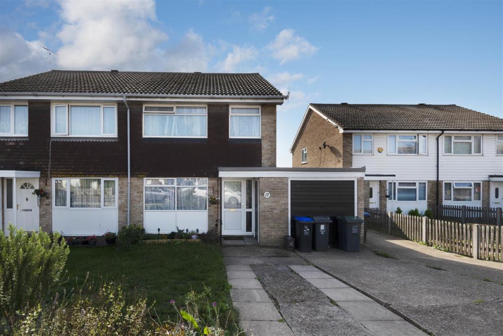 3 bedroom semidetached house for sale in William Avenue, Margate, CT9