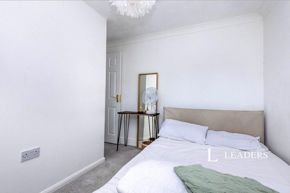 Main image of property: 32 Homestall, GU2