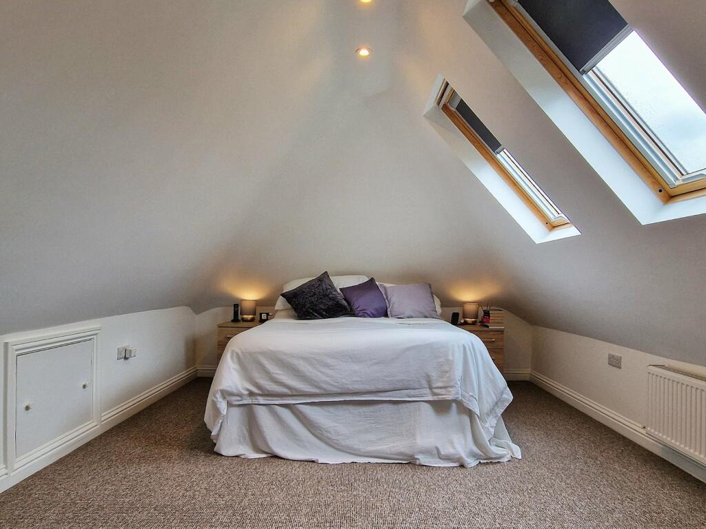 4 bedroom semidetached house for sale in Churchill Close, Stewartby