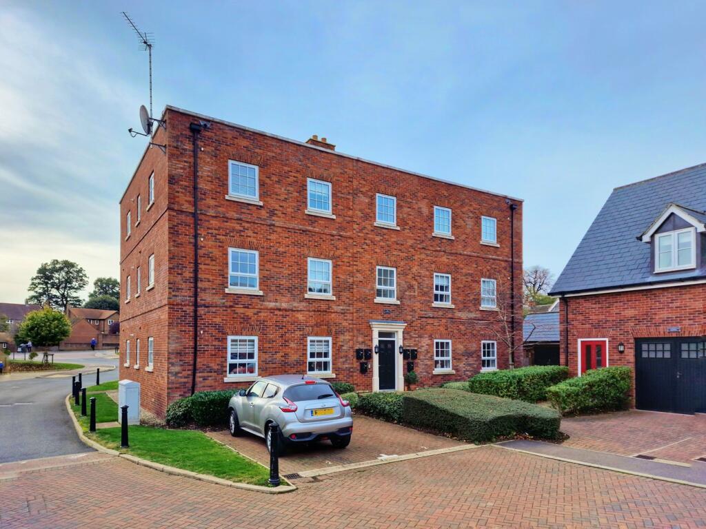 2 bedroom apartment for sale in Colston Rise, Ampthill, Bedfordshire, MK45