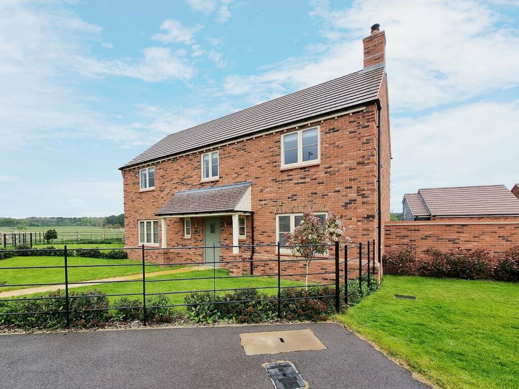 5 bedroom detached house for sale in Gerard Road, Maulden, Bedfordshire