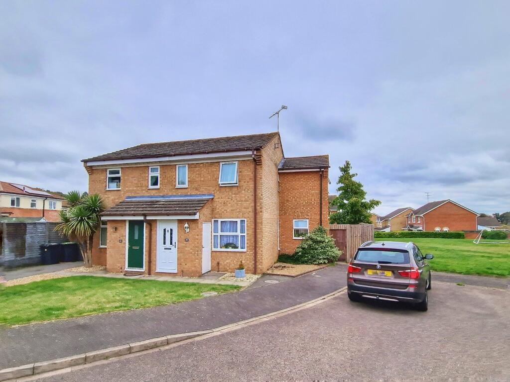 2 bedroom semidetached house for sale in Ailesbury Road, Ampthill