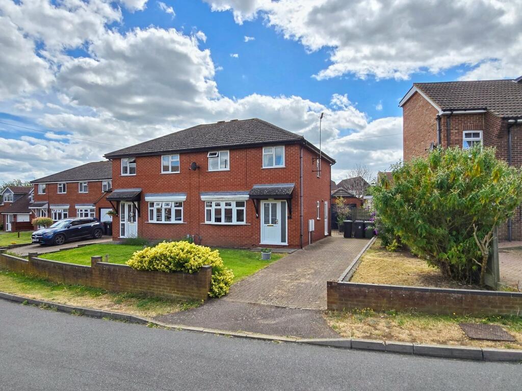 3 Bedroom Semi Detached House For Sale In Willow Way Ampthill