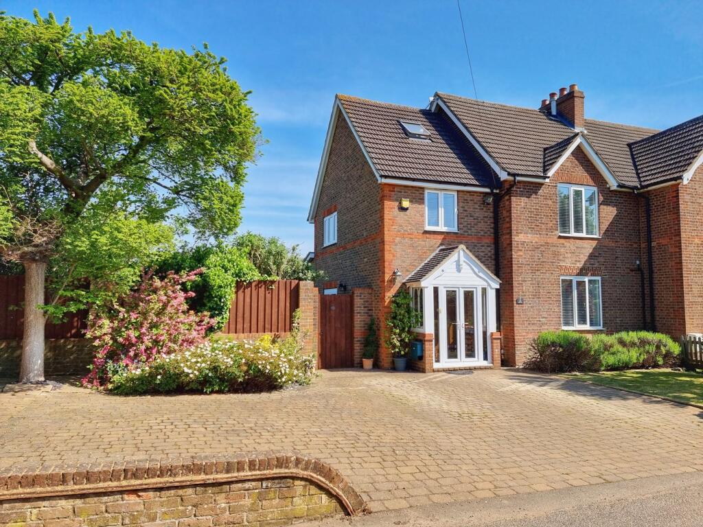 Main image of property: Great Bramingham Lane, Luton, LU3