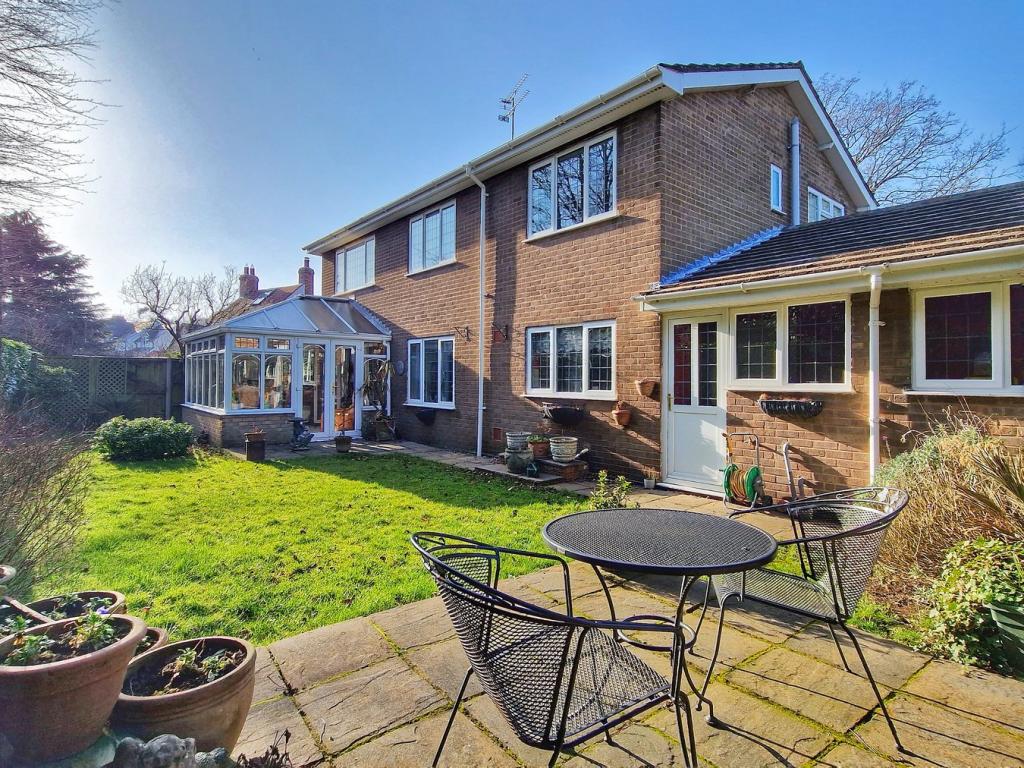 4 bedroom detached house for sale in Flitwick Road, Maulden