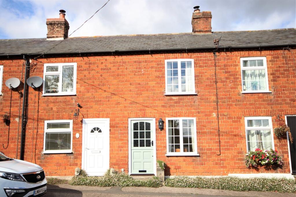 1 bedroom cottage for sale in High Street, Gravenhurst, Bedfordshire, MK45