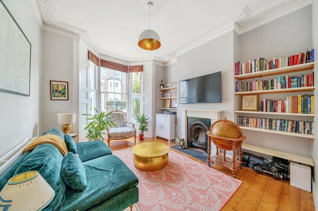 1 bedroom ground floor flat for sale in Marlborough Road, N19