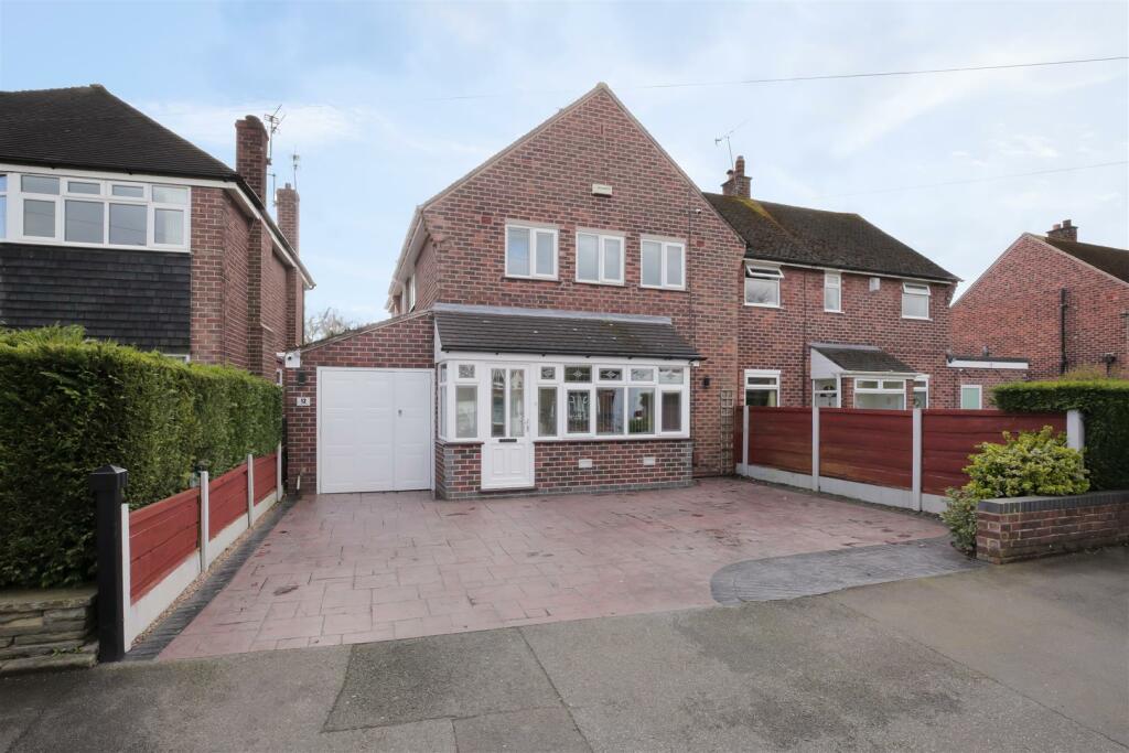 3 bedroom semidetached house for sale in Mainwood Road, Timperley, WA15