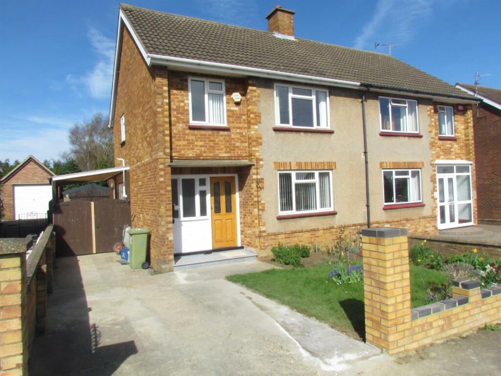 3 bedroom semi-detached house for rent in Bletchley, MK3