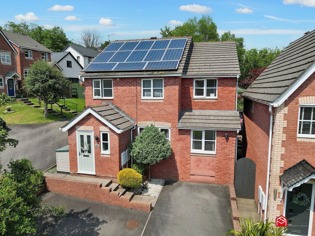 4 bedroom detached house for sale in Derwen Fawr, Cilfrew, Neath, Neath