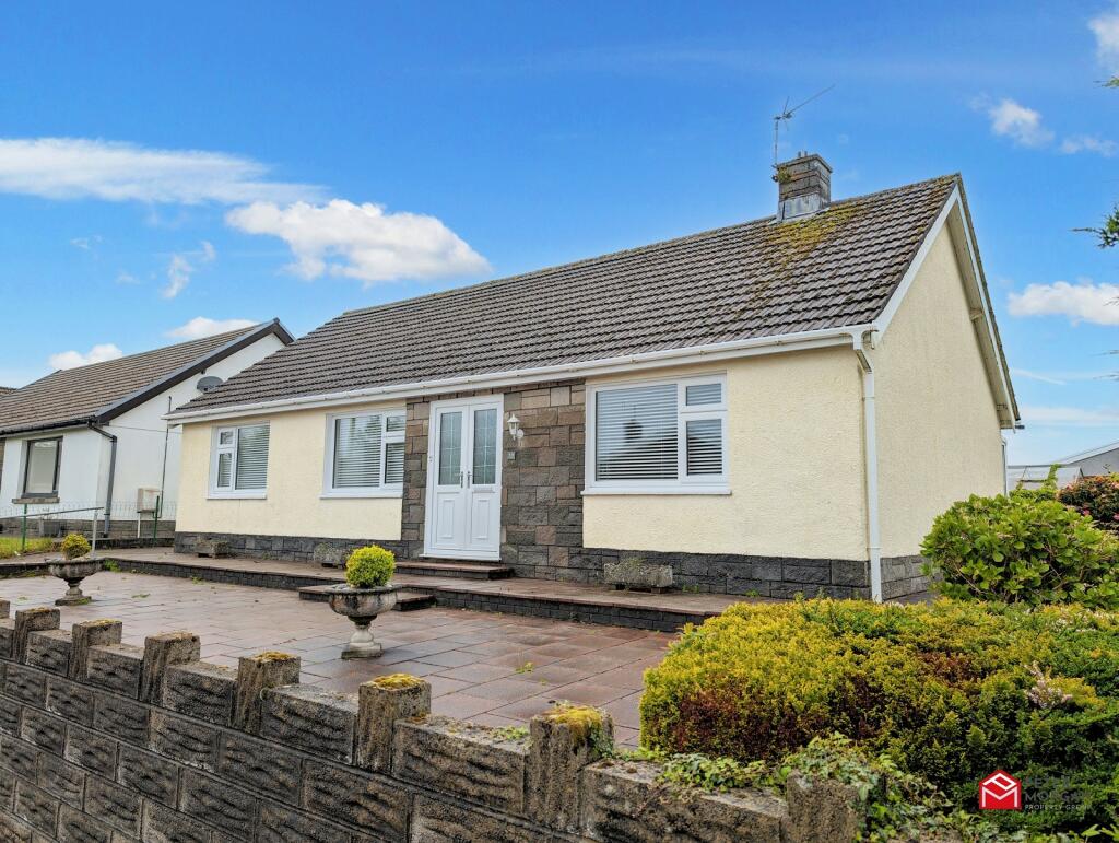 3 bedroom detached house for sale in Summerland Park, Upper Killay