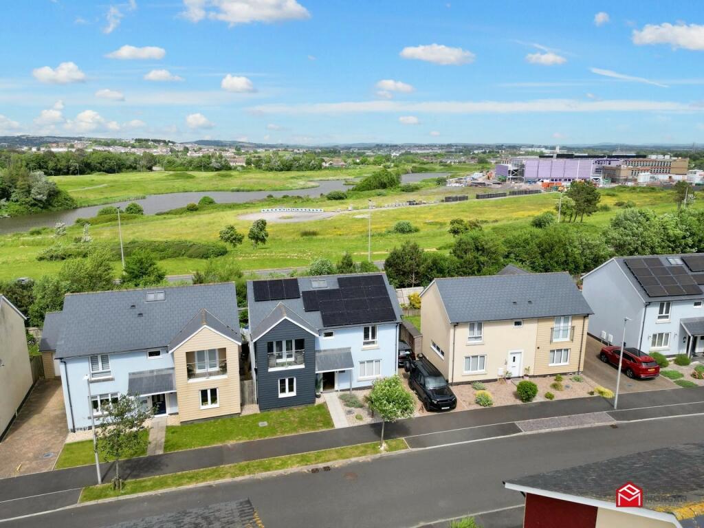 4 bedroom detached house for sale in Bwlchygwynt, Llanelli