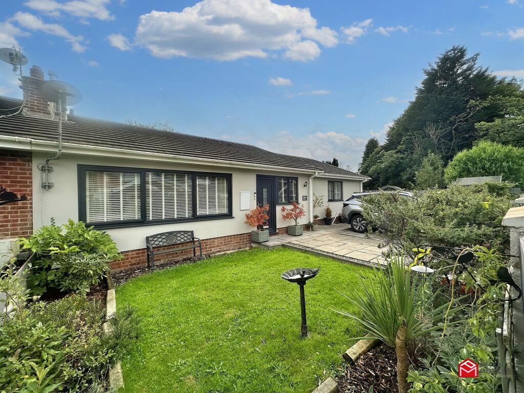 3 bedroom semidetached bungalow for sale in Waun Daniel, Rhos