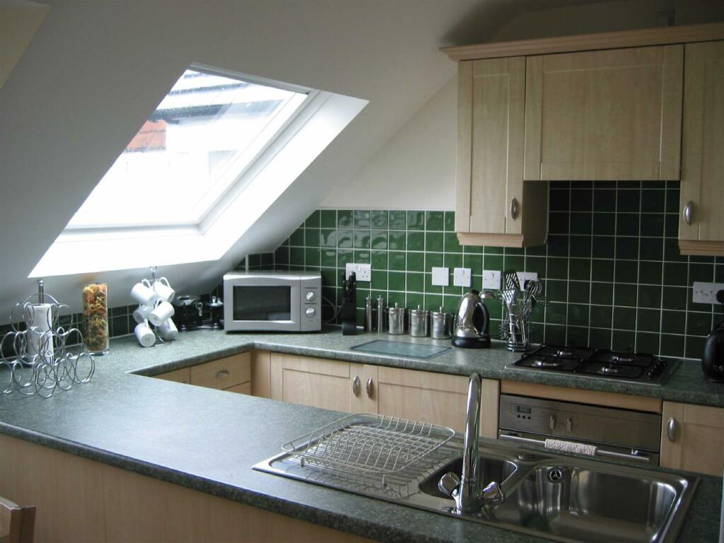 Flat to rent on Arderne Place, ALDERLEY EDGE