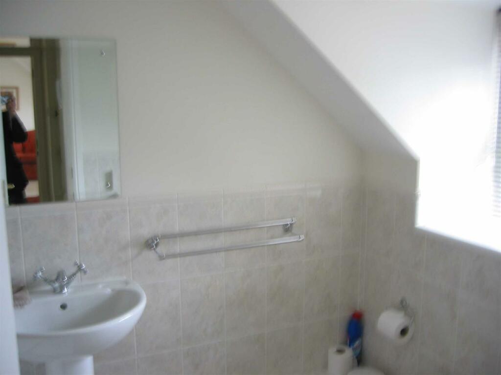 Flat to rent on Arderne Place, ALDERLEY EDGE