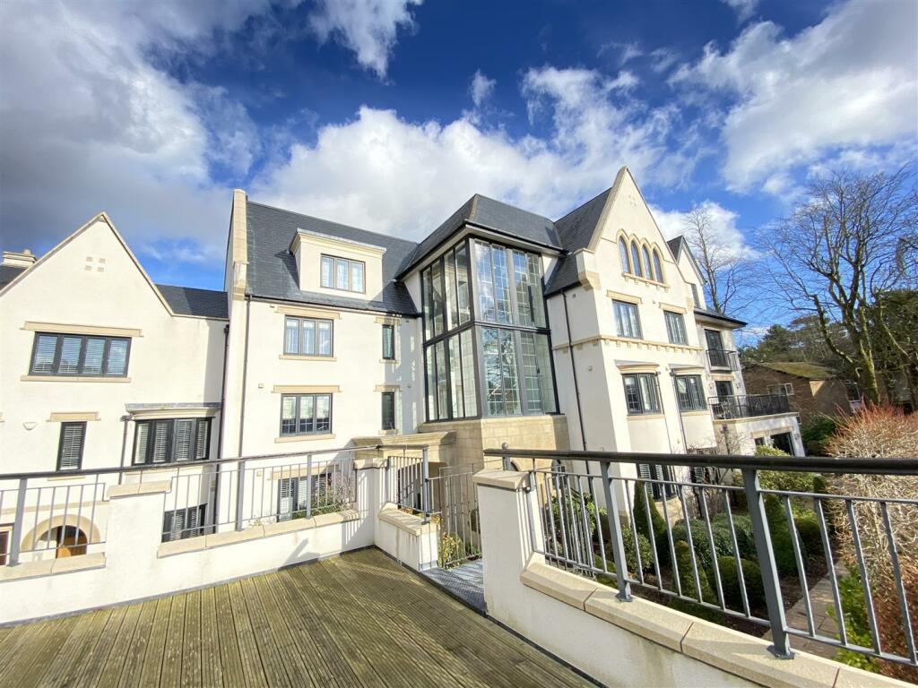 3 bedroom apartment for sale in Brook Lane, Alderley Edge, SK9