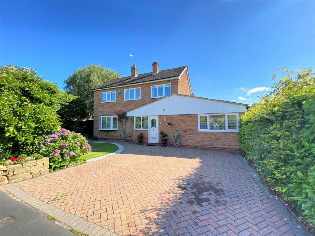 4 bedroom detached house for sale in Carlton Avenue, Wilmslow, SK9