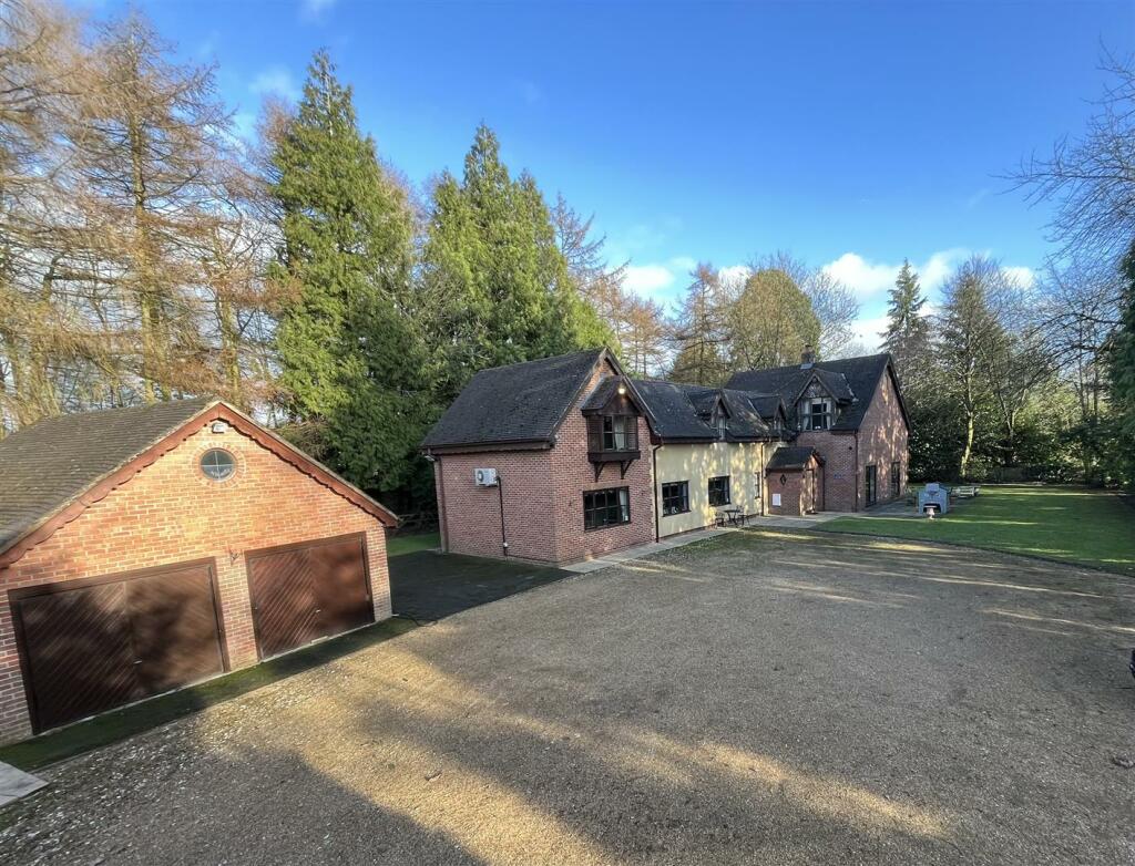 4 bedroom detached house for sale in Chelford Road, Nether Alderley