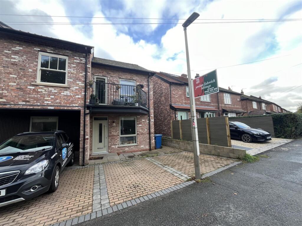 Main image of property: 175 Moor Lane, Wilmslow