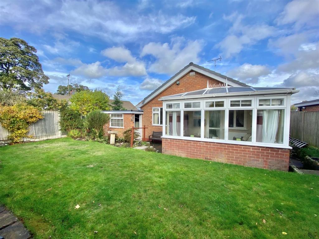 2 bedroom bungalow for sale in Bollinbarn Drive, Macclesfield, SK10