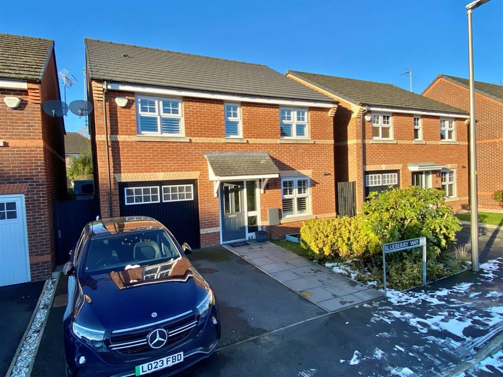 4 bedroom detached house for sale in Blueberry Way, Macclesfield, SK10