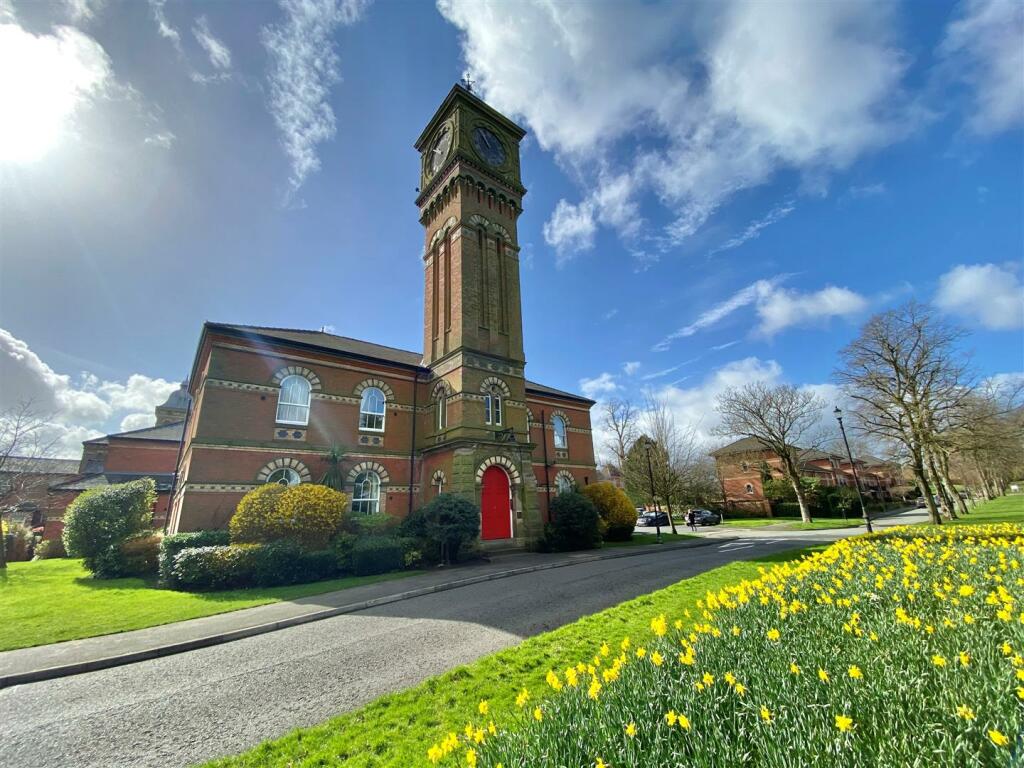 2 bedroom apartment for sale in Pavilion Way, Macclesfield, SK10