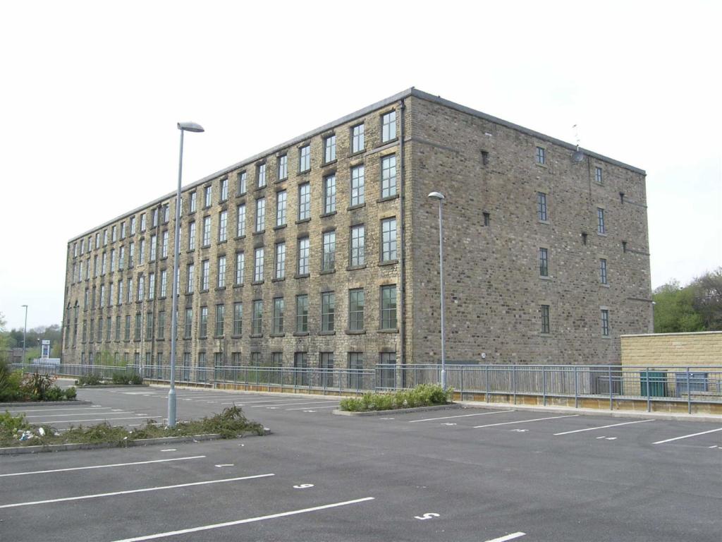 2 bedroom apartment for sale in Glossop Brook Road, Glossop, SK13