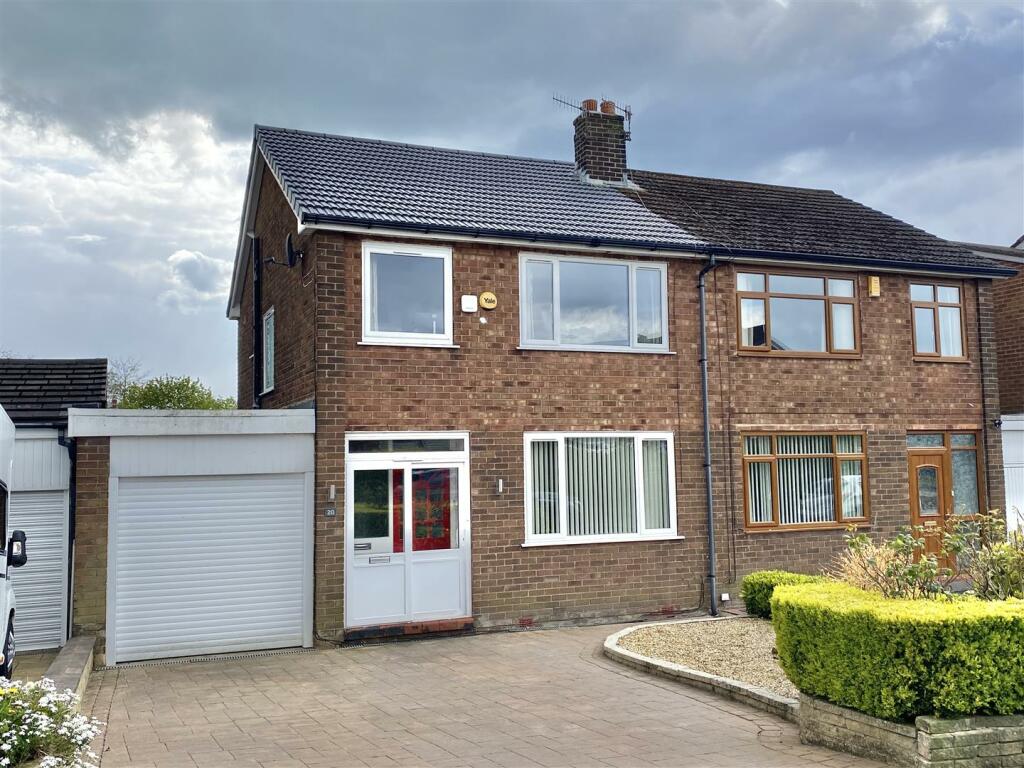 3 bedroom semidetached house for sale in Higher Barn Road, Hadfield