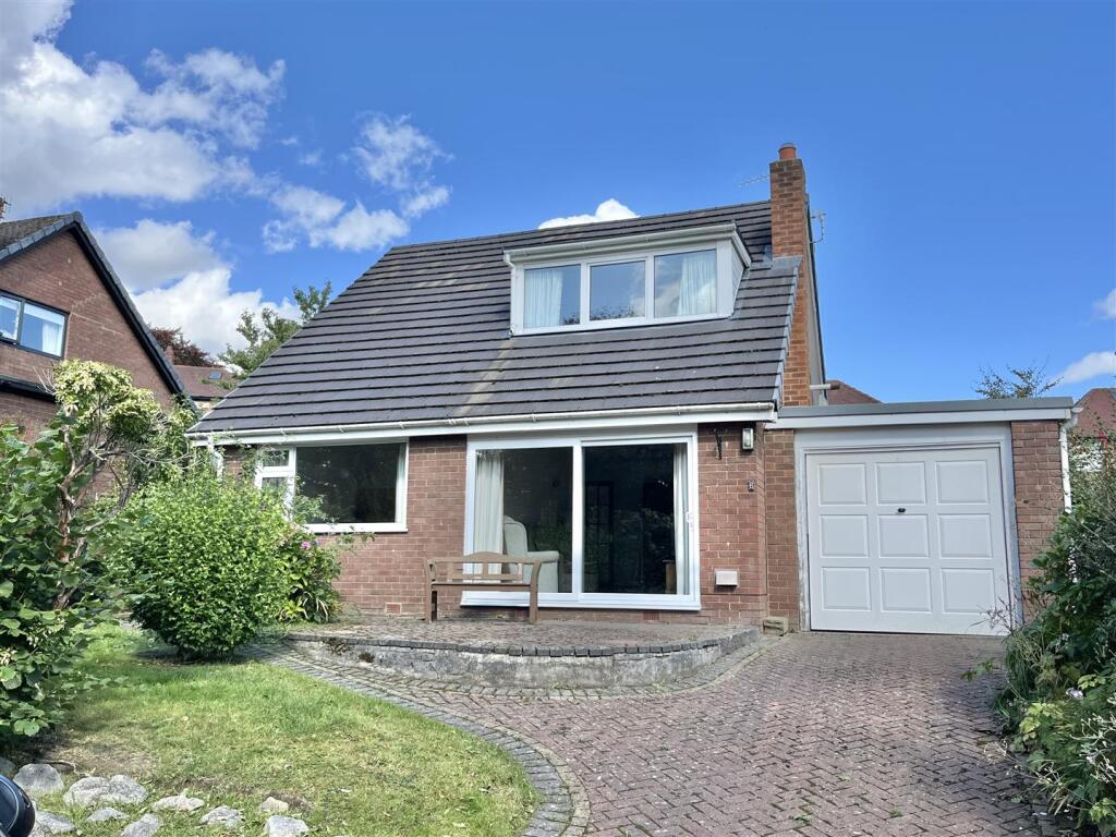 Main image of property: Elm Grove, Glossop