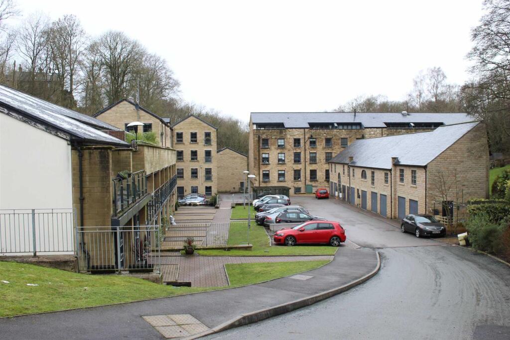 Main image of property: Kinderlee Way, Chisworth, Glossop