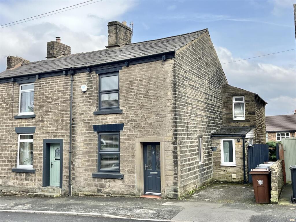 Main image of property: Simmondley Lane, Glossop