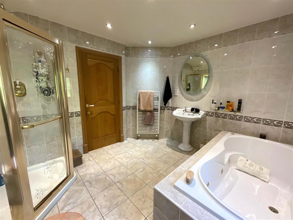 4 bedroom detached house for sale in Melandra Farm, Lower Gamesley