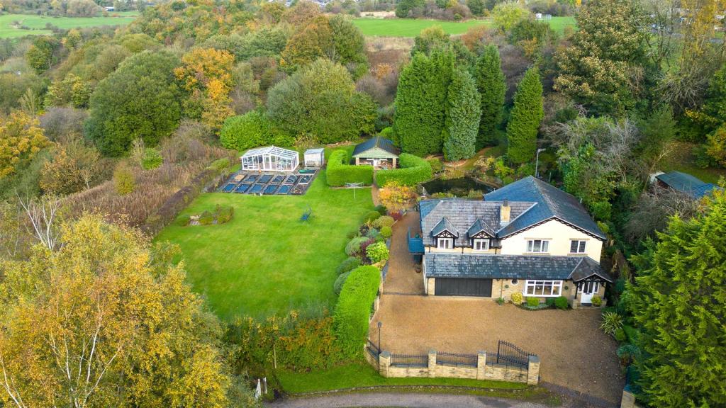 4 bedroom detached house for sale in Melandra Farm, Lower Gamesley