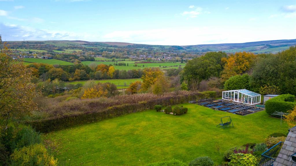 4 bedroom detached house for sale in Melandra Farm, Lower Gamesley