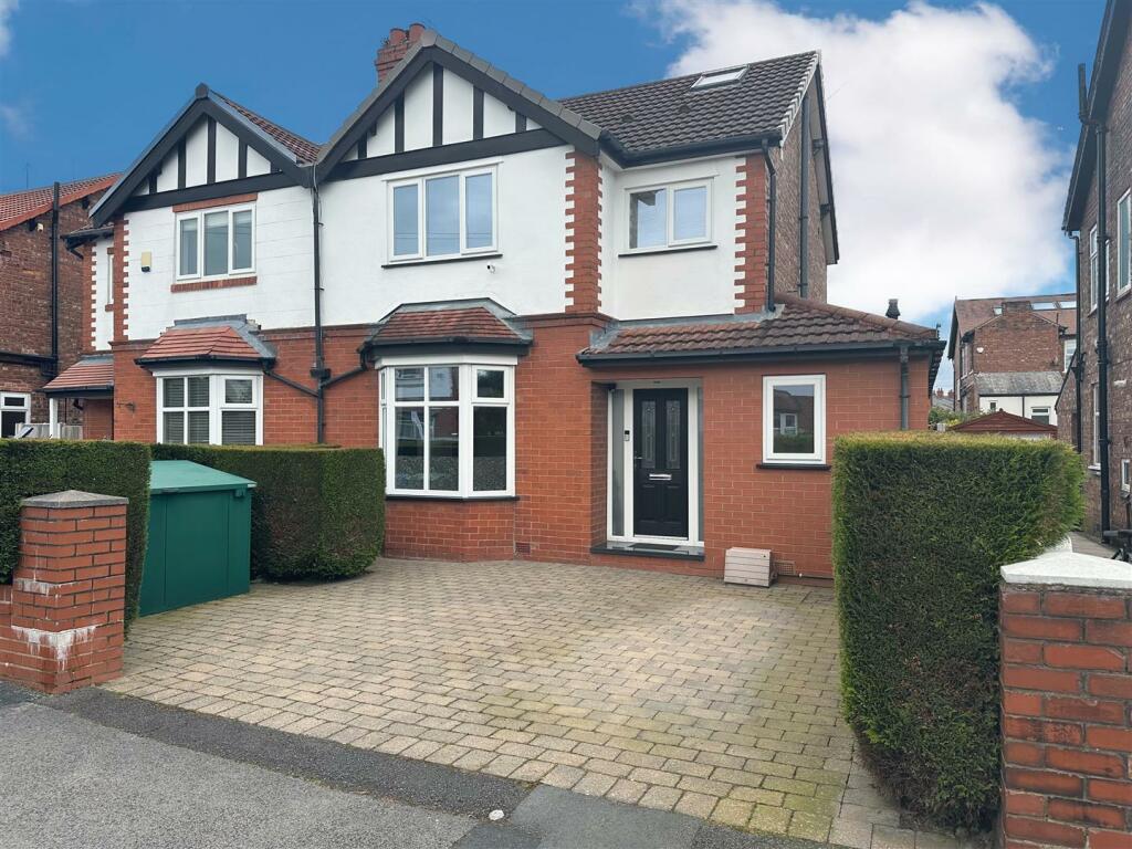 3 bedroom semidetached house for sale in Atkinson Road, Sale, M33