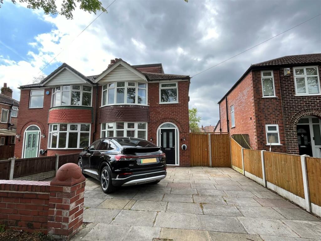 3 bedroom semidetached house for sale in Marford Crescent, Sale, M33