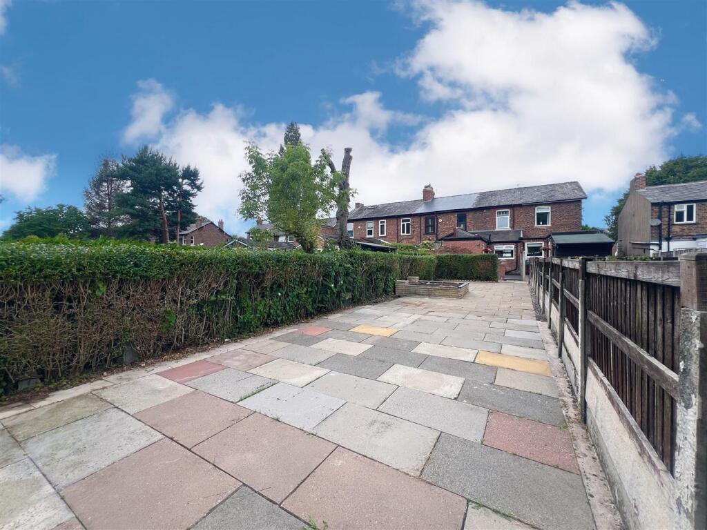Main image of property: Wythenshawe Road, Manchester