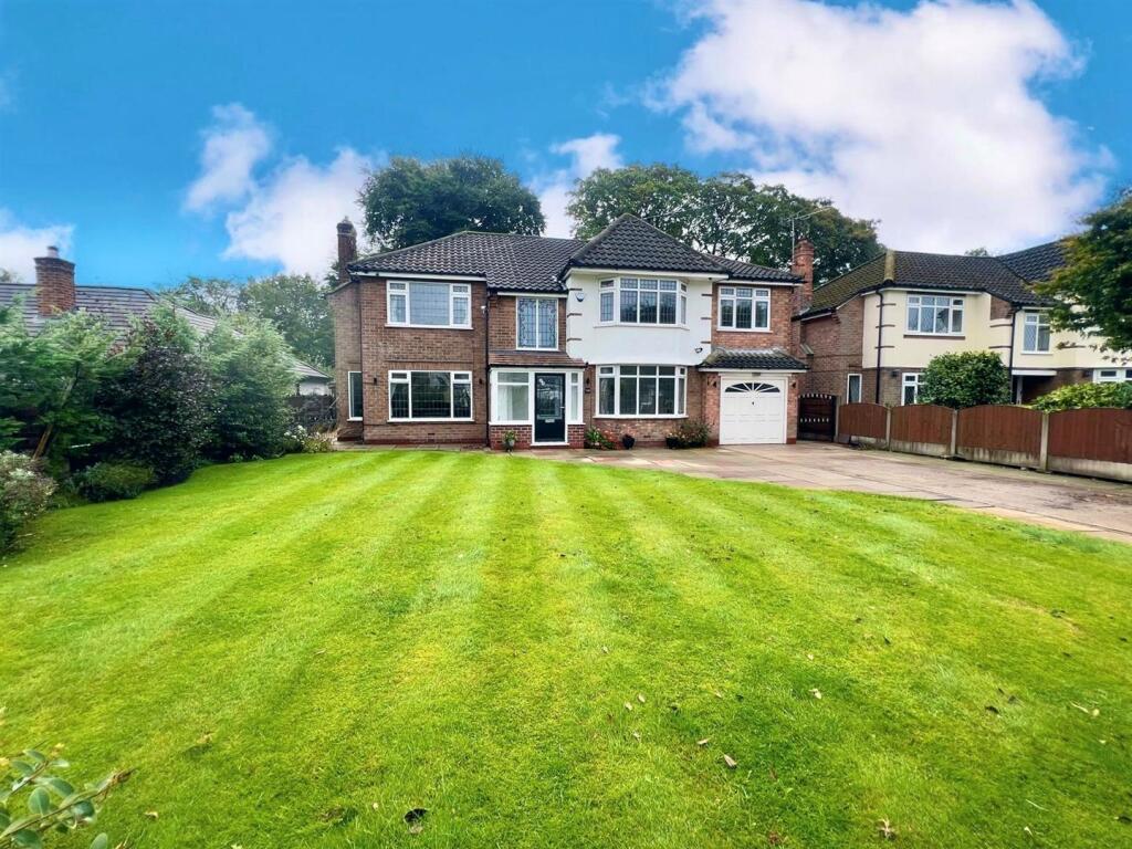 Main image of property: Reading Drive, Sale