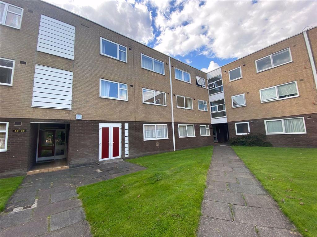 2 bedroom flat for sale in Cloverley, Brooklands Road, Sale, M33