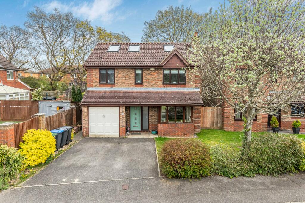 6 bedroom detached house for sale in Coulstock Road, Burgess Hill, West Sussex, RH15