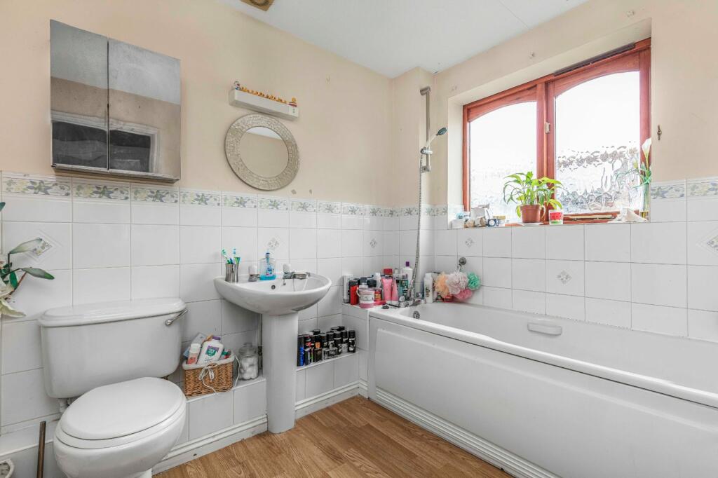 6 bedroom detached house for sale in Coulstock Road, Burgess Hill, West Sussex, RH15