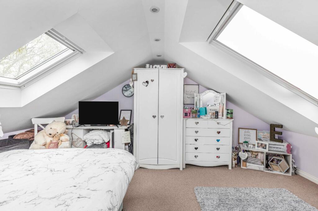 6 bedroom detached house for sale in Coulstock Road, Burgess Hill, West Sussex, RH15